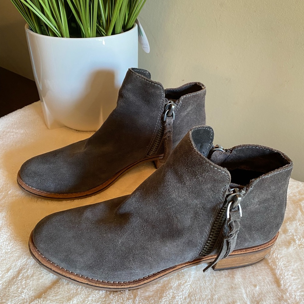 Dolce Vita Women’s Gray Suede Ankle Boots